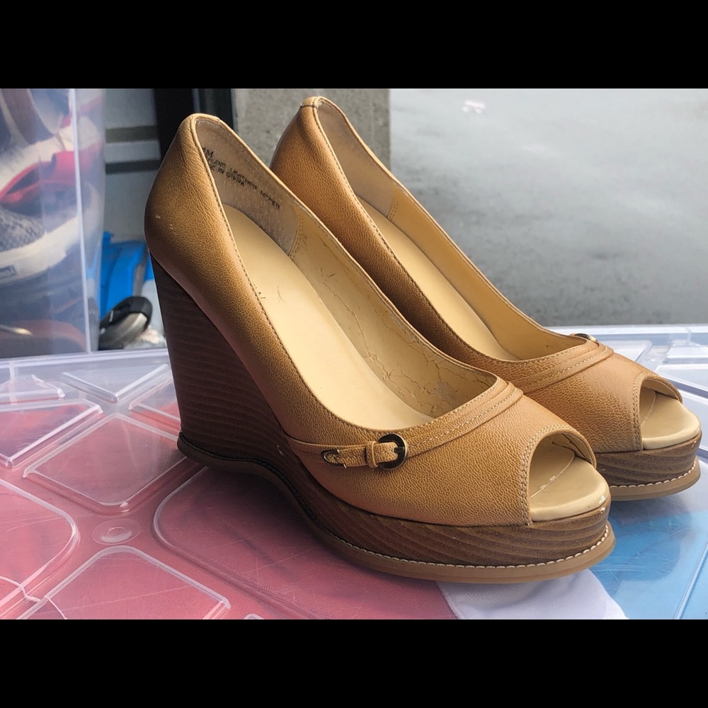 Preview International Women' Tan Platform Sandals